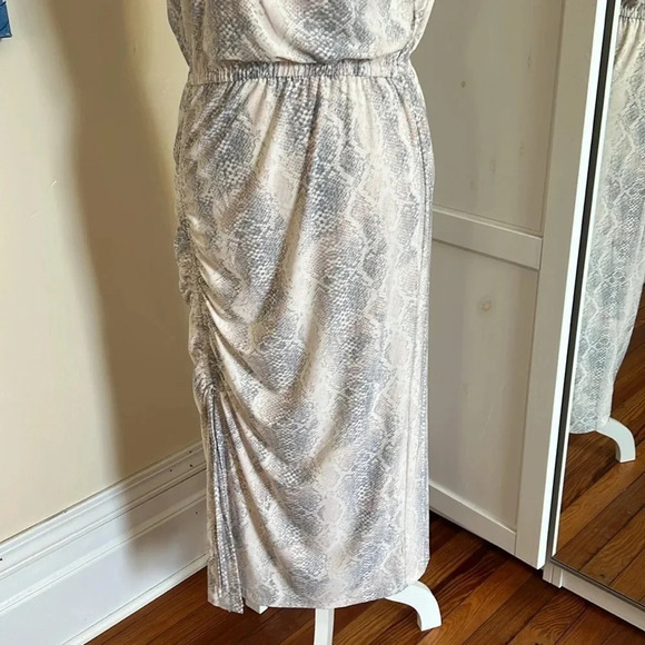 NWT Steve Madden Matte Jersey One Shoulder Snakeskin Print Dress - Size L - Picture 3 of 14